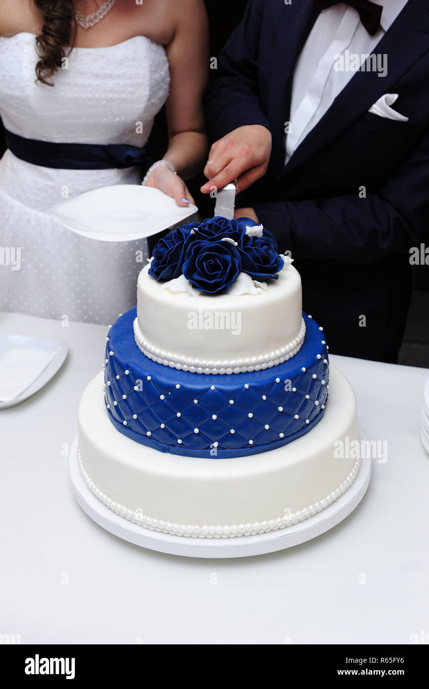 Cake Decoupage Mariage Homme Femme Table Maison Vetements Habits Etre Mariee Gateau Celebration Ceremonie Vetements Vetements Couple Photo Stock Alamy Cake Decoupage Mariage Homme Femme Table Maison Vetements Habits Etre Mariee Gateau Celebration Ceremonie Vetements Vetements Couple Photo Stock Alamy