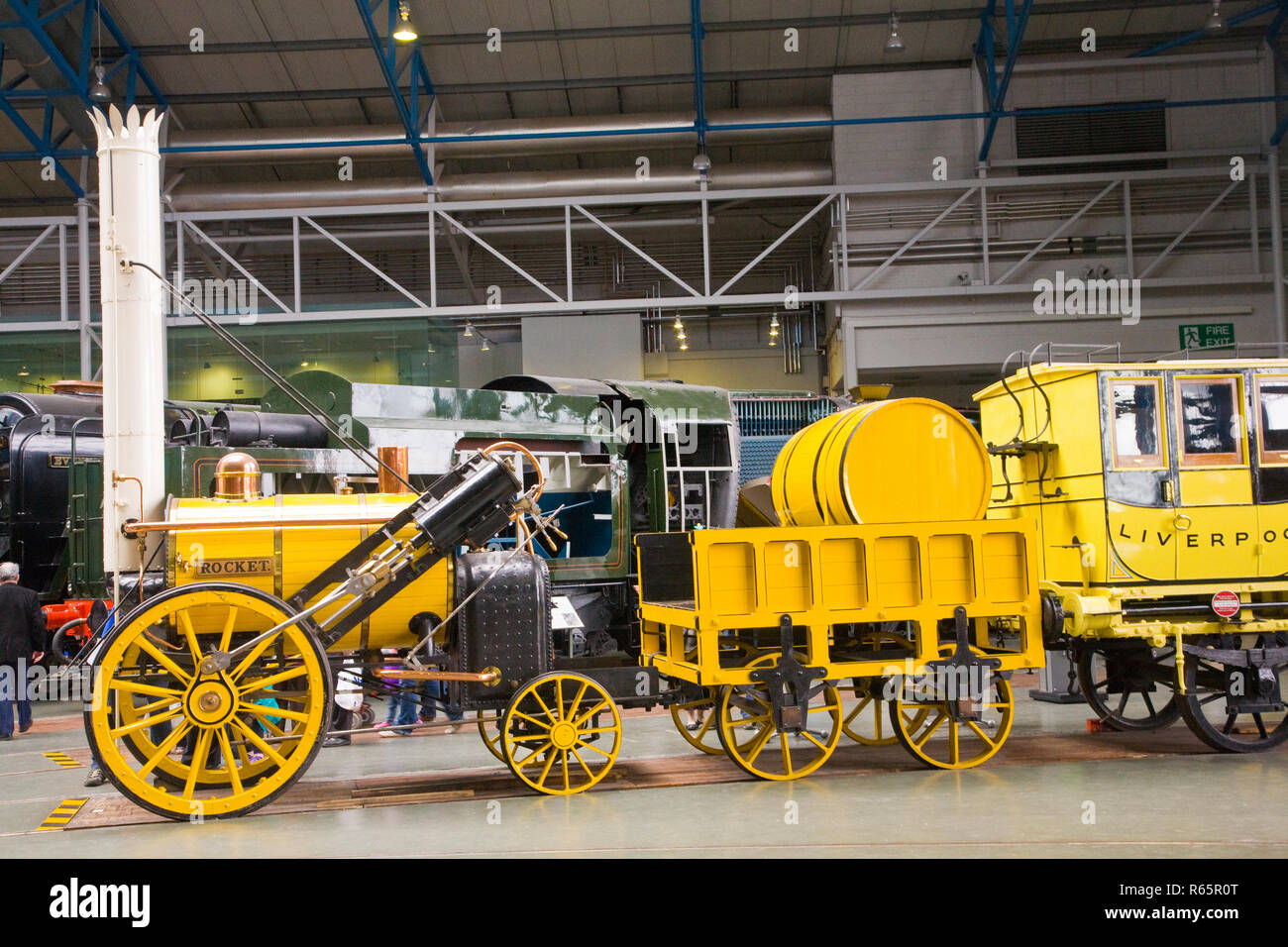 Réplique de Stephenson's Rocket train à vapeur le National Railway Museum York Banque D'Images