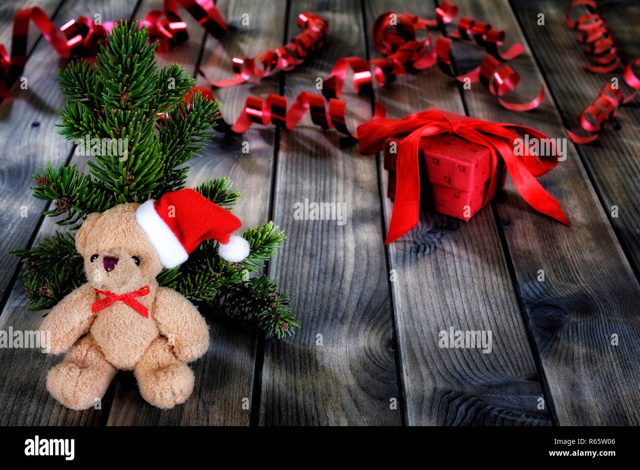 Ours de Noël sur fond de bois Banque D'Images