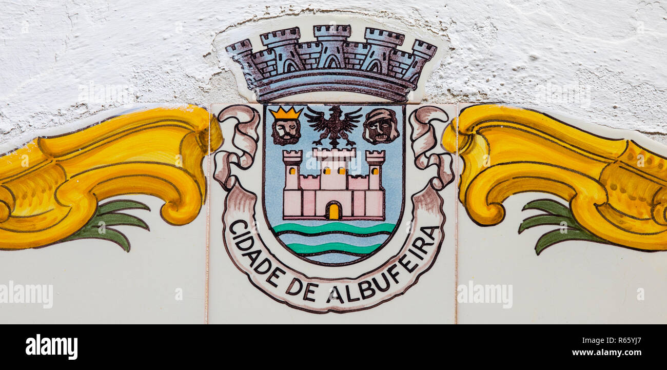 Close-up du blason de la ville de Albufeira au Portugal. Banque D'Images