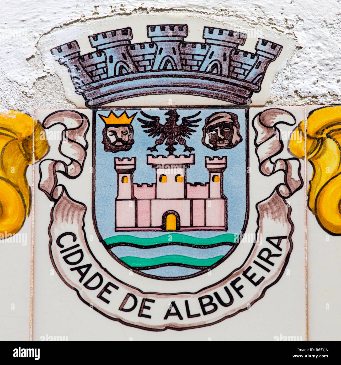 Close-up du blason de la ville de Albufeira au Portugal. Banque D'Images