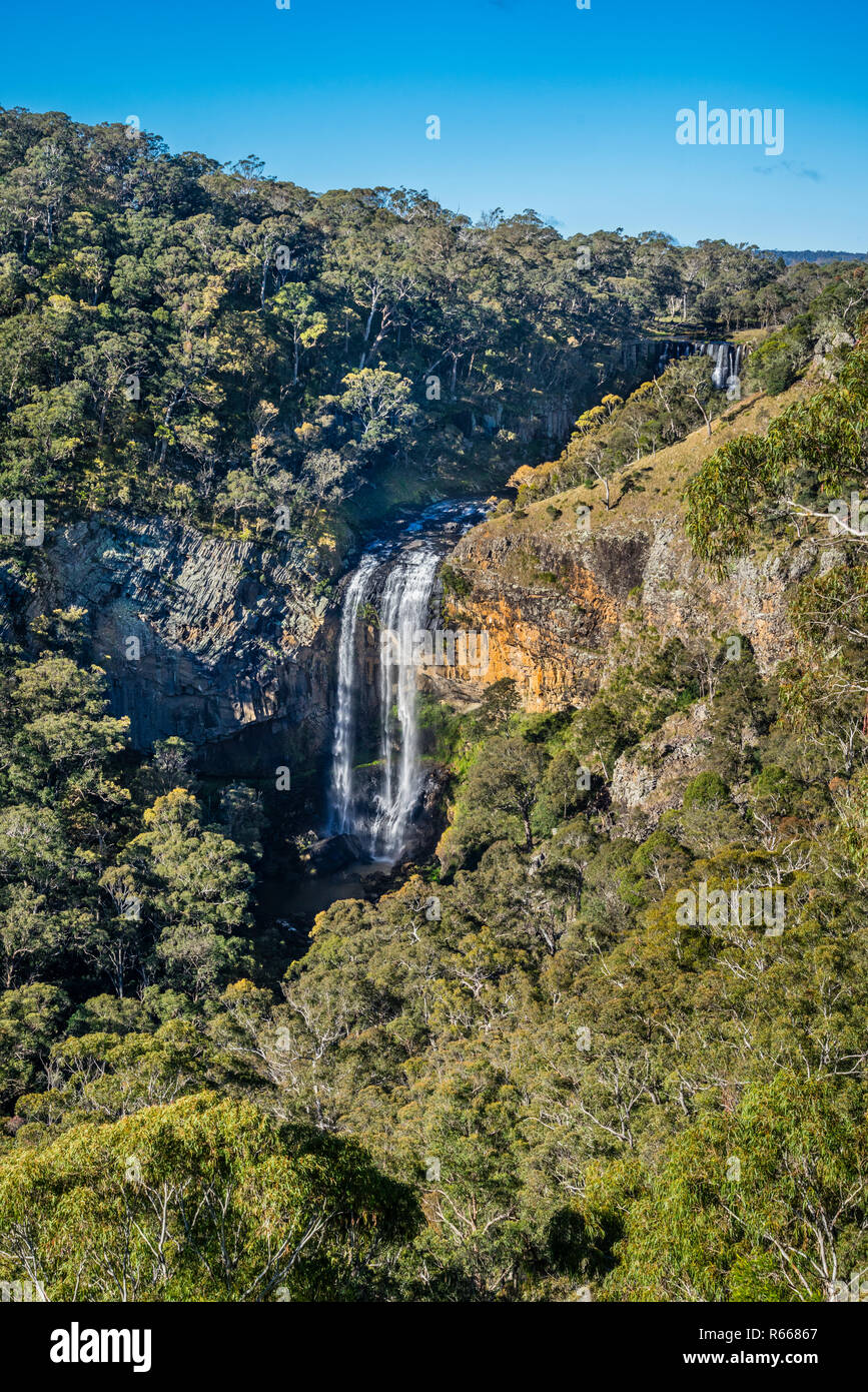 Ebor Falls inférieur de la rivière Guy Fawkes dans le Parc National de la rivière Guy Fawkes, région de la Nouvelle-Angleterre de la Nouvelle Galles du Sud, Australie Banque D'Images