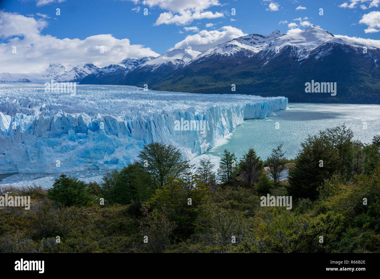 Vue panoramique sur Glaciar Perito Moreno, El Calafate, Argentine Banque D'Images