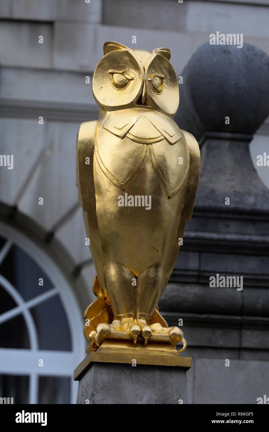 La chouette, symbole de Leeds or peint Banque D'Images