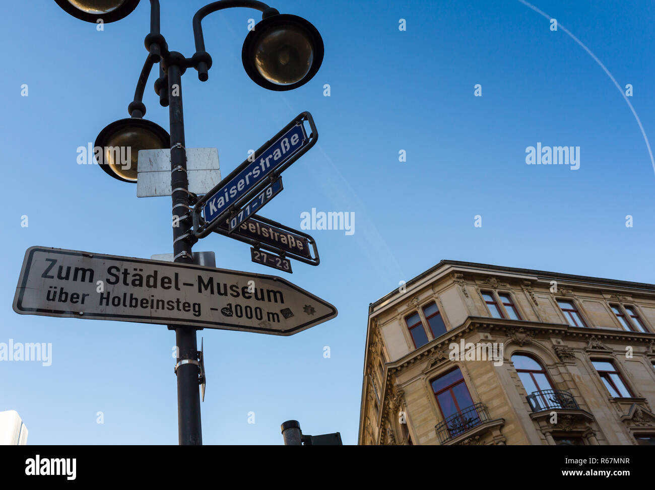 Sur FRAKFURT, ALLEMAGNE - novembre 01,2016 : un pointeur sur les rues de Francfort Banque D'Images