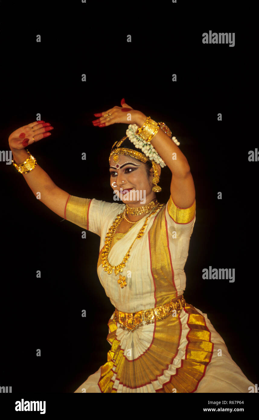 Woman performing Mohiniattam danse classique indienne, l'Inde, M.# 697 Banque D'Images