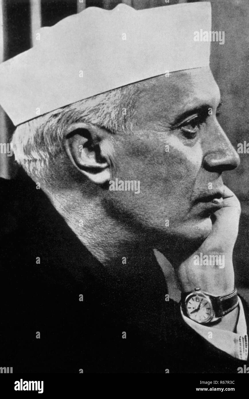 Pandit Jawaharlal Nehru, premier premier ministre de l'Inde, vieille photo vintage des années 1900 Banque D'Images