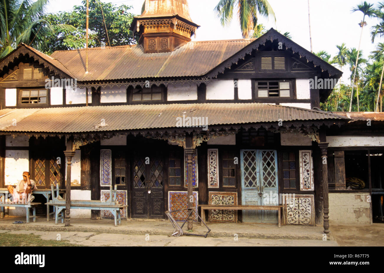 Maison construite en 1983, Guwahati, Assam, Inde Banque D'Images