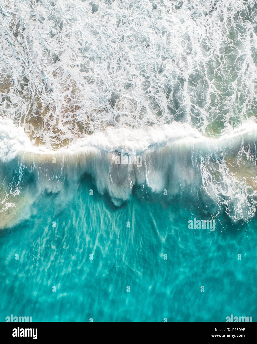 Vue aérienne d'une belle plage et des vagues en Australie Banque D'Images
