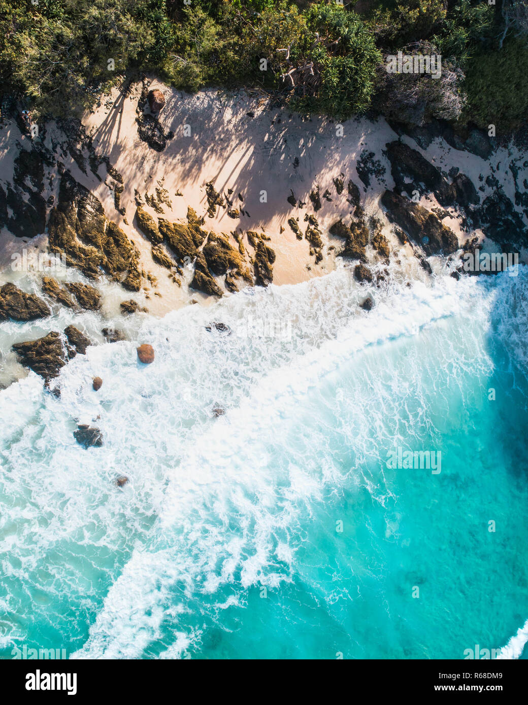 Vue aérienne d'une belle plage et des vagues en Australie Banque D'Images