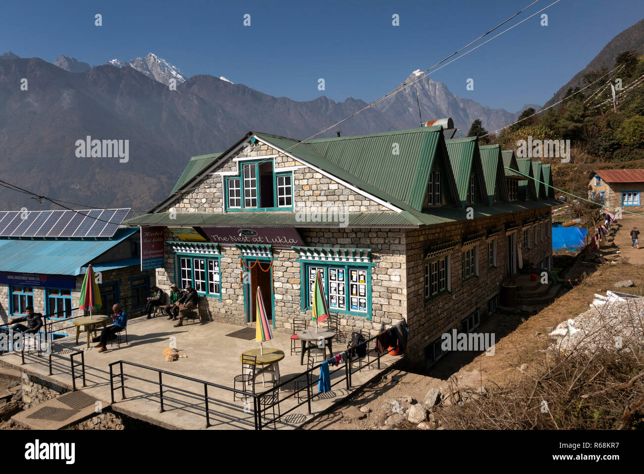 Le Népal, Lukla, Le Nid à Lukla, hôtel et café parmi les montagnes de Khumbu Solo Banque D'Images