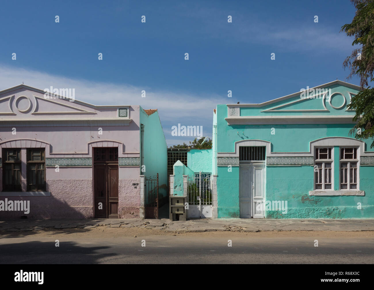 Ancien bâtiment colonial portugais, Namibe Namibe, Angola, Province Banque D'Images