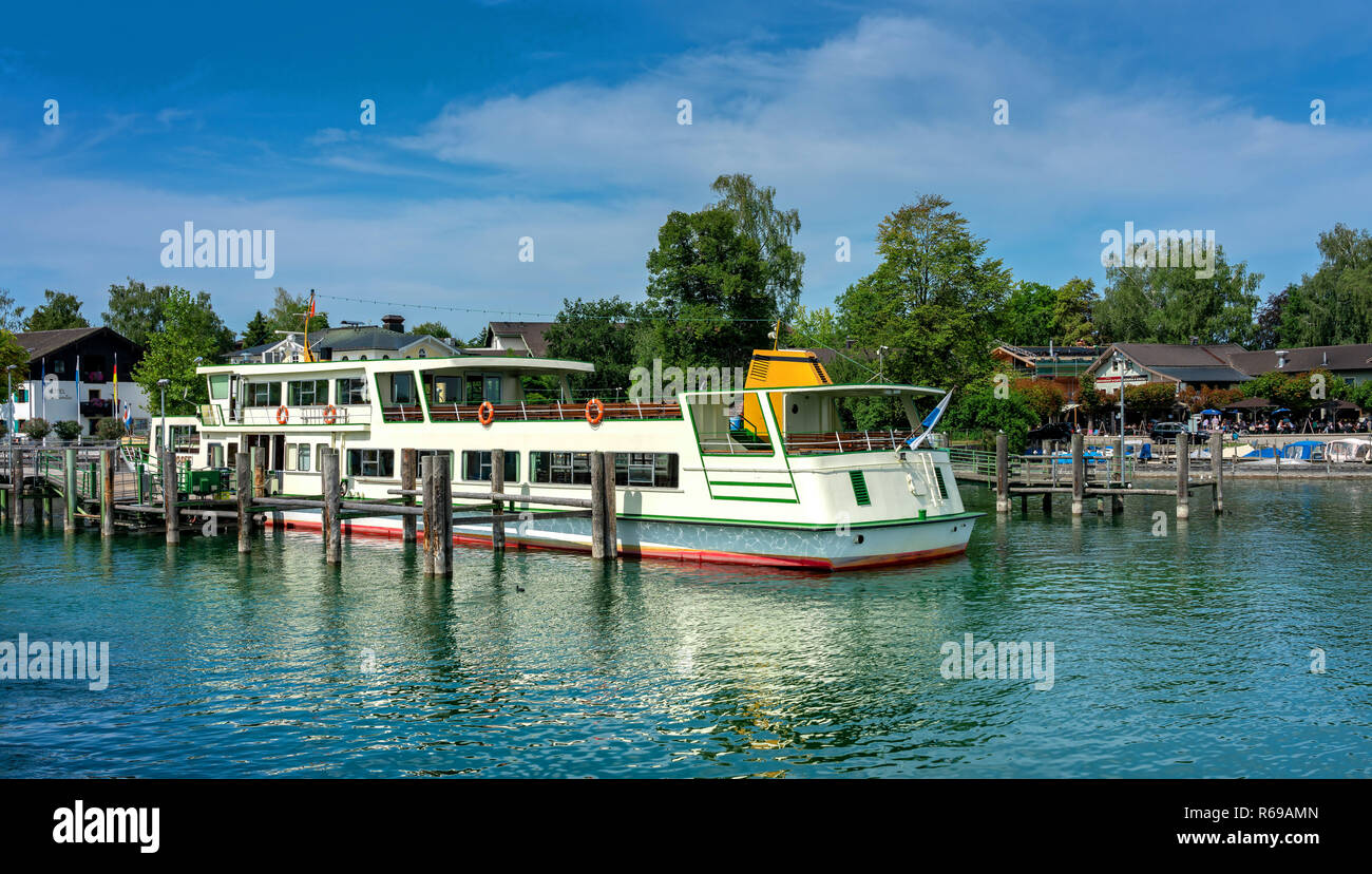 Chargeur pour l'Excursion en bateau Bateaux dans Prien am Chiemsee Banque D'Images