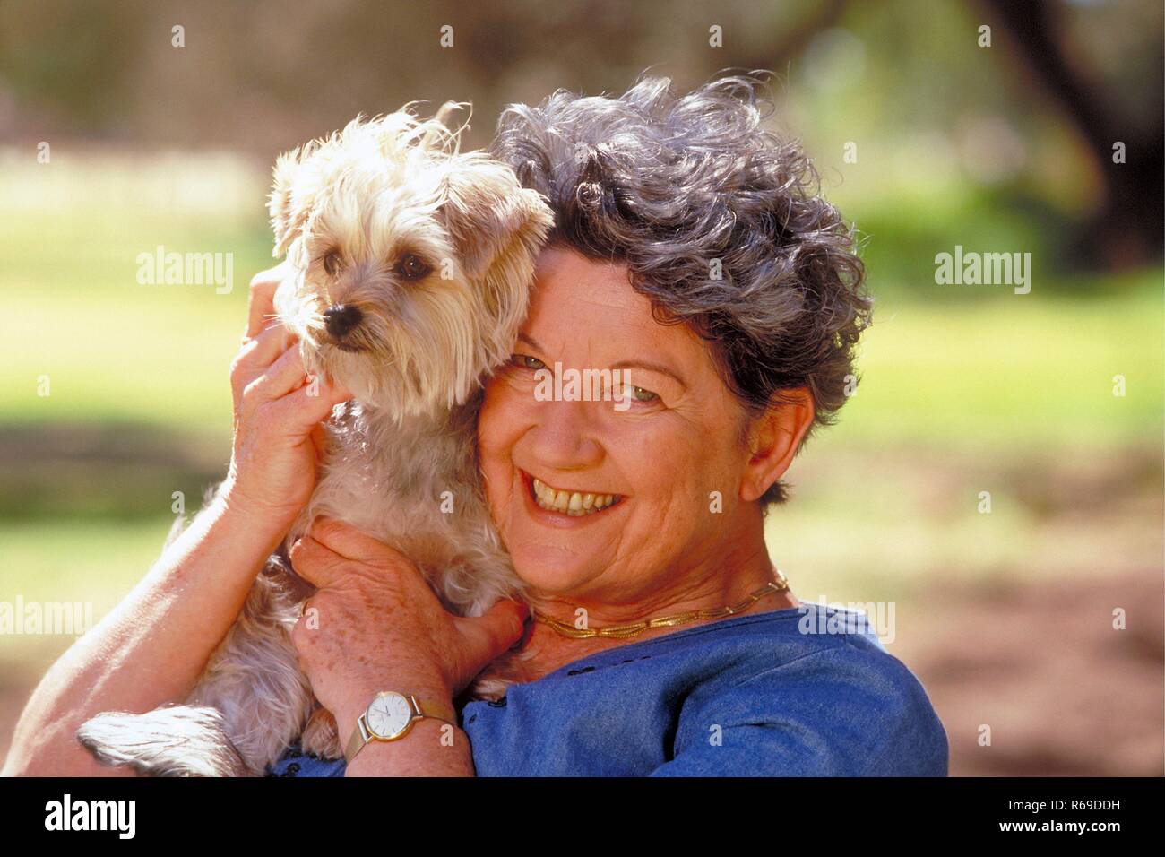 Frau Mit Hund Banque d'image et photos - Alamy