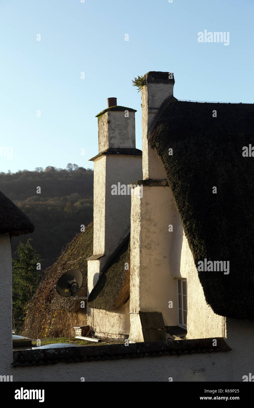 Arc-en-ciel sur s/n et de chaume en cottage Devon,pays,Dunsford, campagne, rustique, pastorale, agricole, agriculture, bucolique,agraire petite maison, hou Banque D'Images