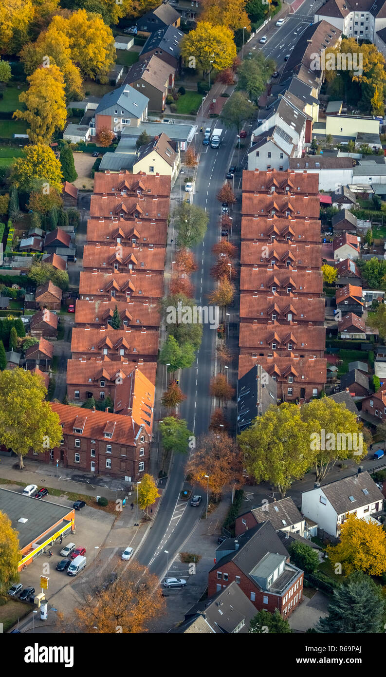 Vue aérienne, les maisons des mineurs, des toits de tuiles rouges, règlement des mineurs, uniforme des maisons, Kirchheller Straße, des toits de tuiles rouges, Gladbeck Banque D'Images