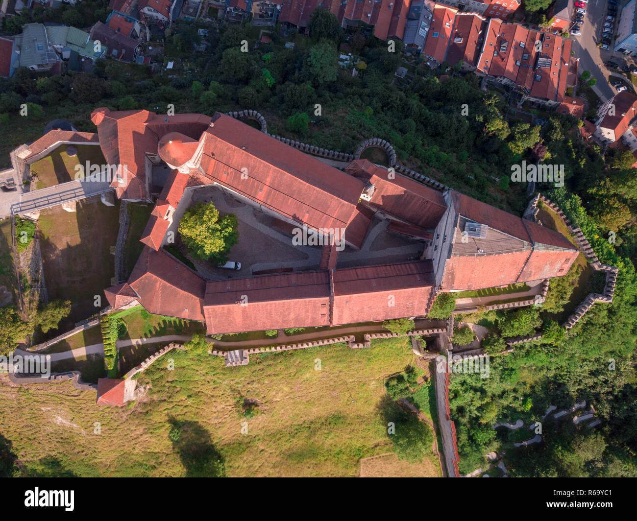 Panorama de l'antenne de Burghausen château le plus long du monde au-dessus de la rivière Inn, sur la frontière Autriche-allemagne Banque D'Images