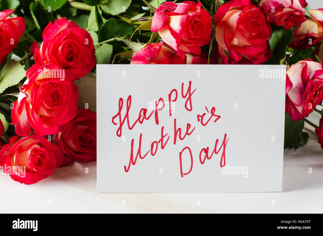 Happy Mother's Day post card de bouquet de roses. Banque D'Images