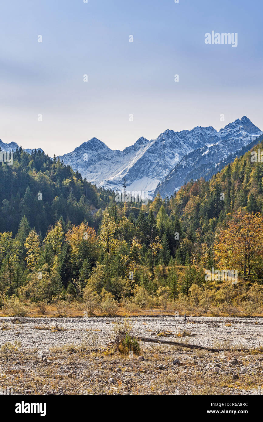 Krummhörn mit Blick Ins Kaltwasserkarspitze Banque D'Images