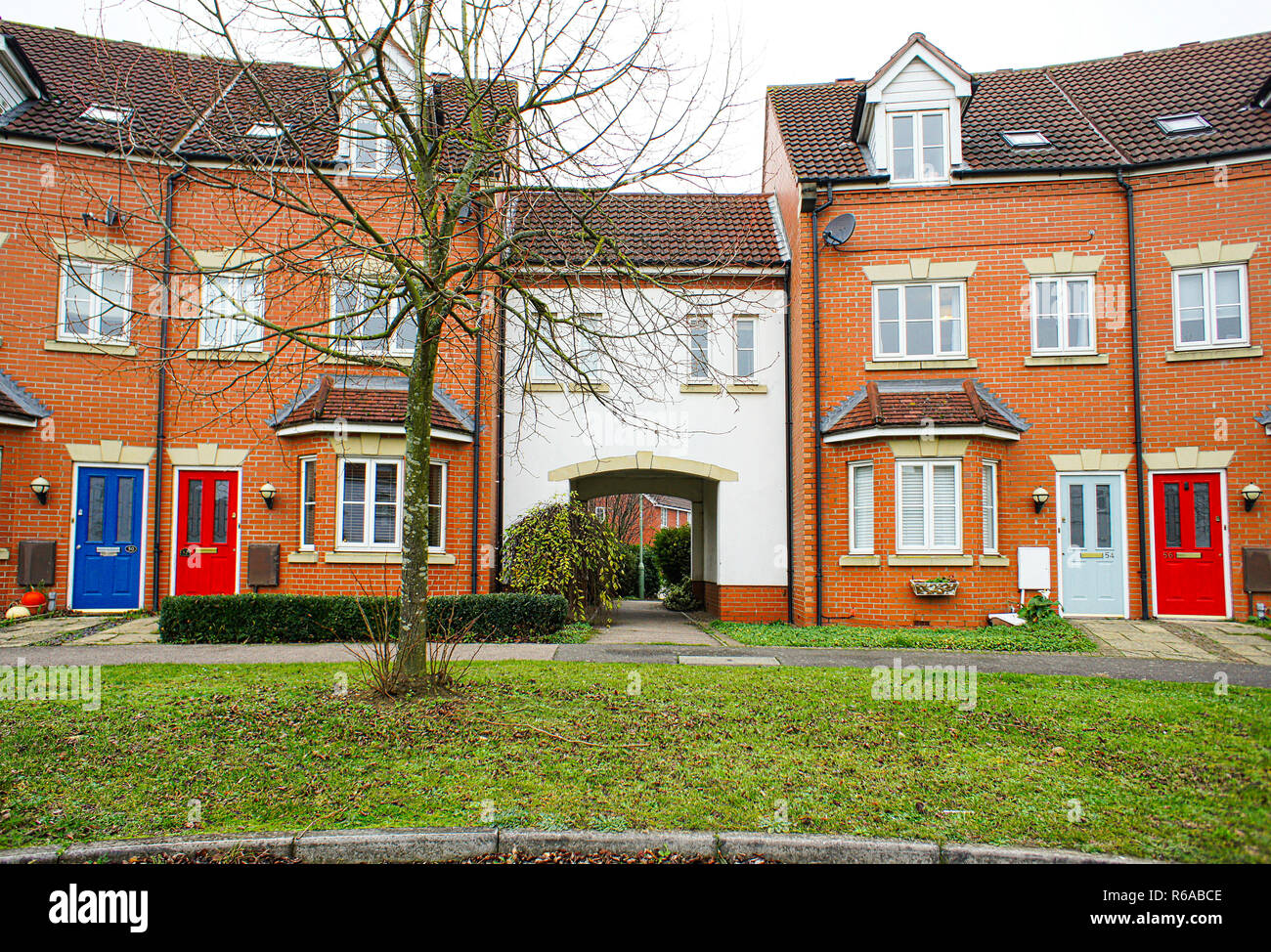 Bury St Edmunds, Royaume-Uni - 22 novembre 2018 : maisons de ville moderne sur la Moreton Hall Estate Banque D'Images