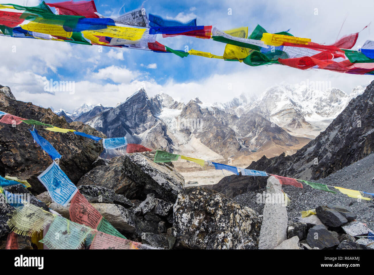 Avis de Lobuche à partir du haut de Kongma La pass, parc national de Sagarmatha, région de Khumbu, Népal Banque D'Images