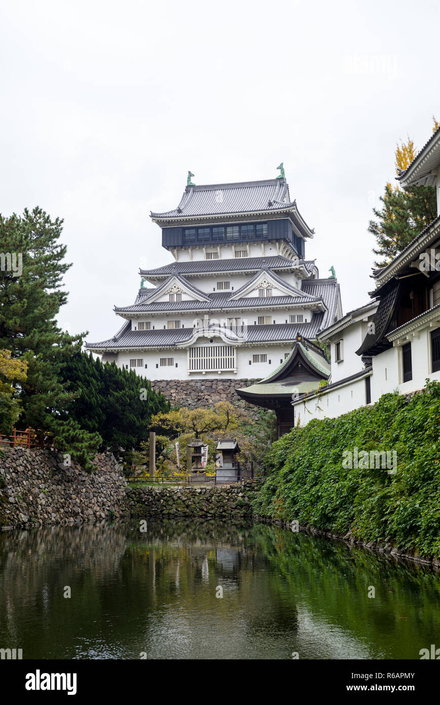 Vue sur Château de Kokura (Kokura-jo), un samouraï historique château à Kitakyushu, dans le sud du Japon. Banque D'Images