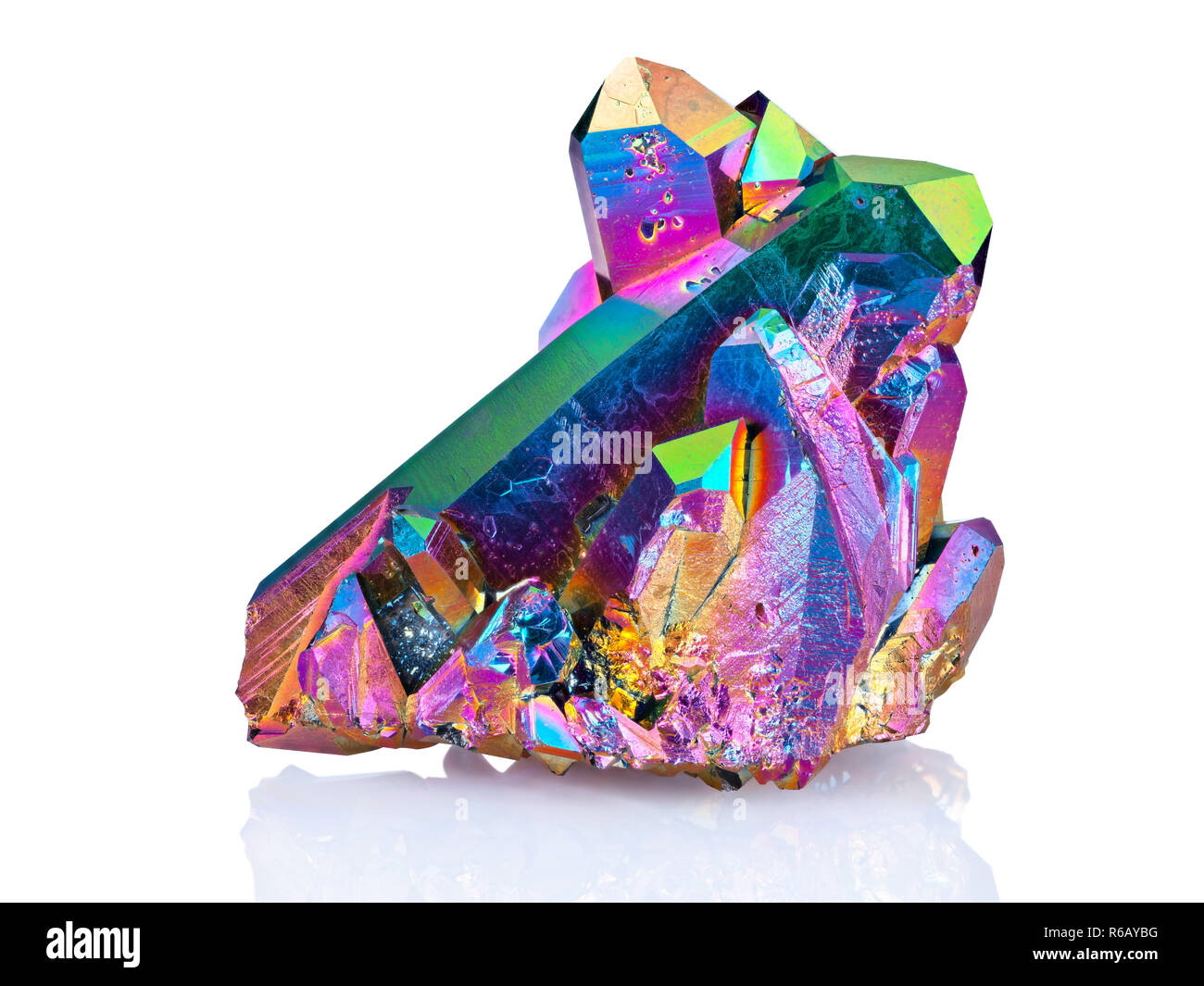 Une forte image de la rainbow titane quartz pierre cluster aura pris avec l'objectif de macro. L'image est empilé depuis plus de photos. Banque D'Images