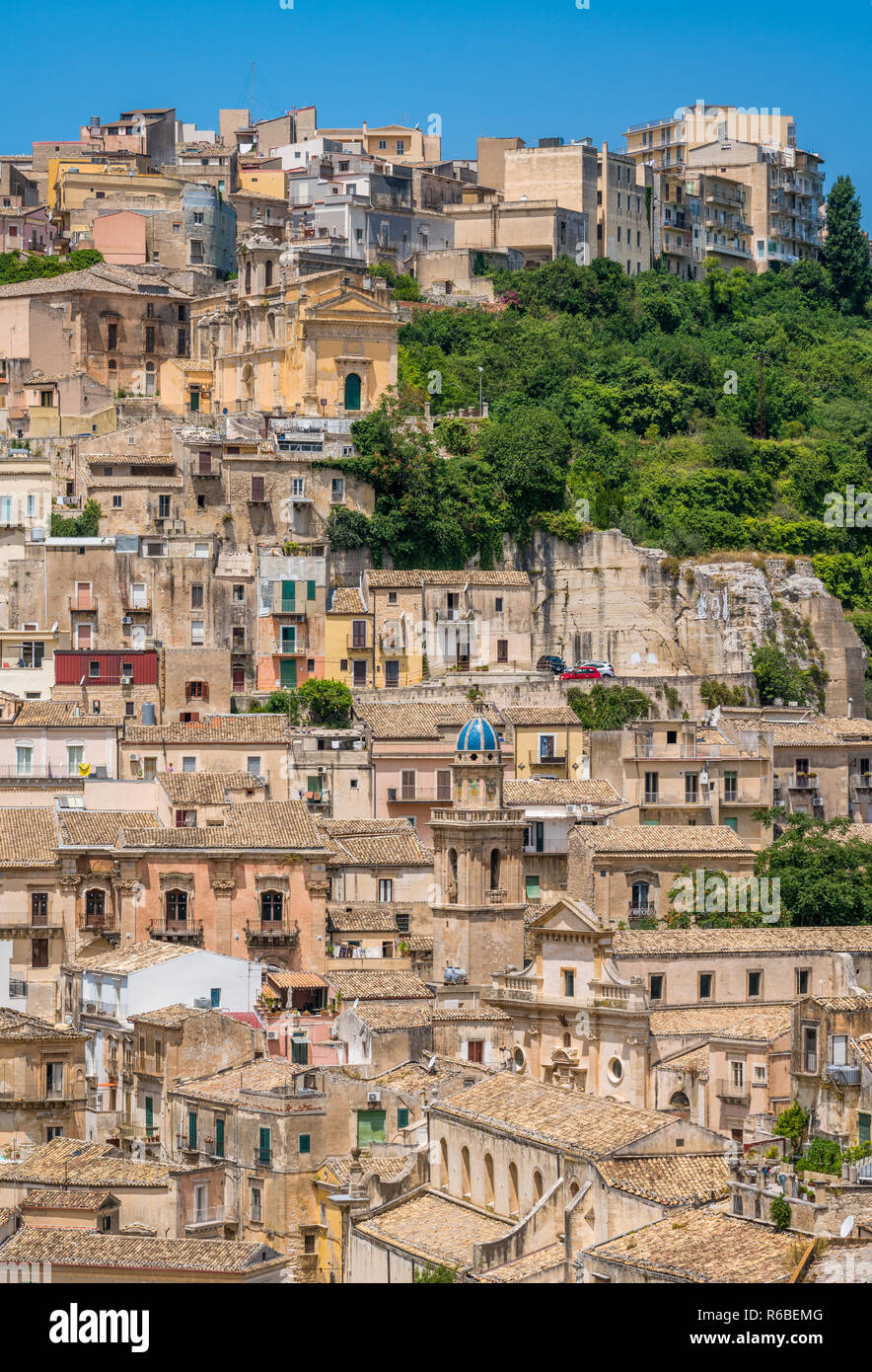 Vue panoramique de Ragusa Ibla, ville baroque en Sicile (Sicilia), dans le sud de l'Italie. Banque D'Images