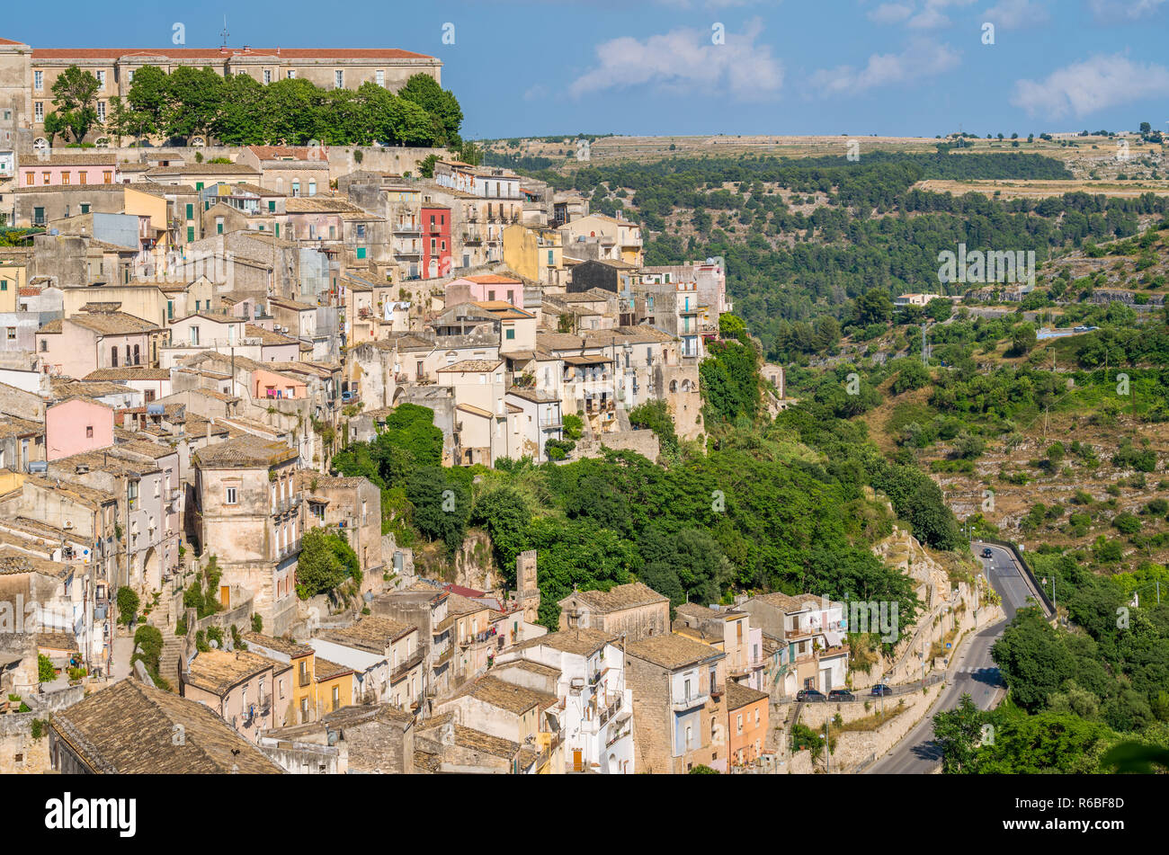 Vue panoramique de Ragusa Ibla, ville baroque en Sicile (Sicilia), dans le sud de l'Italie. Banque D'Images