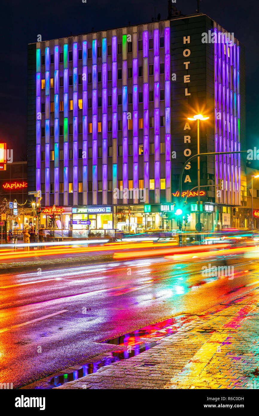 Novum Hotel Arosa Essen, mit la façade LED beleuchtete, dans Essen Rüttenscheid, Banque D'Images