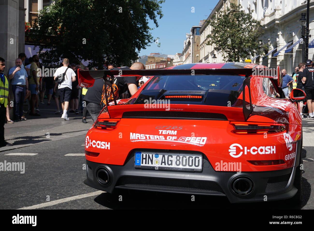 Porsche 911 GT2 RS arrivant à Covent Garden, Londres pour le début de la 2018 rallye Gumball 3000 de Londres à Tokyo. Banque D'Images