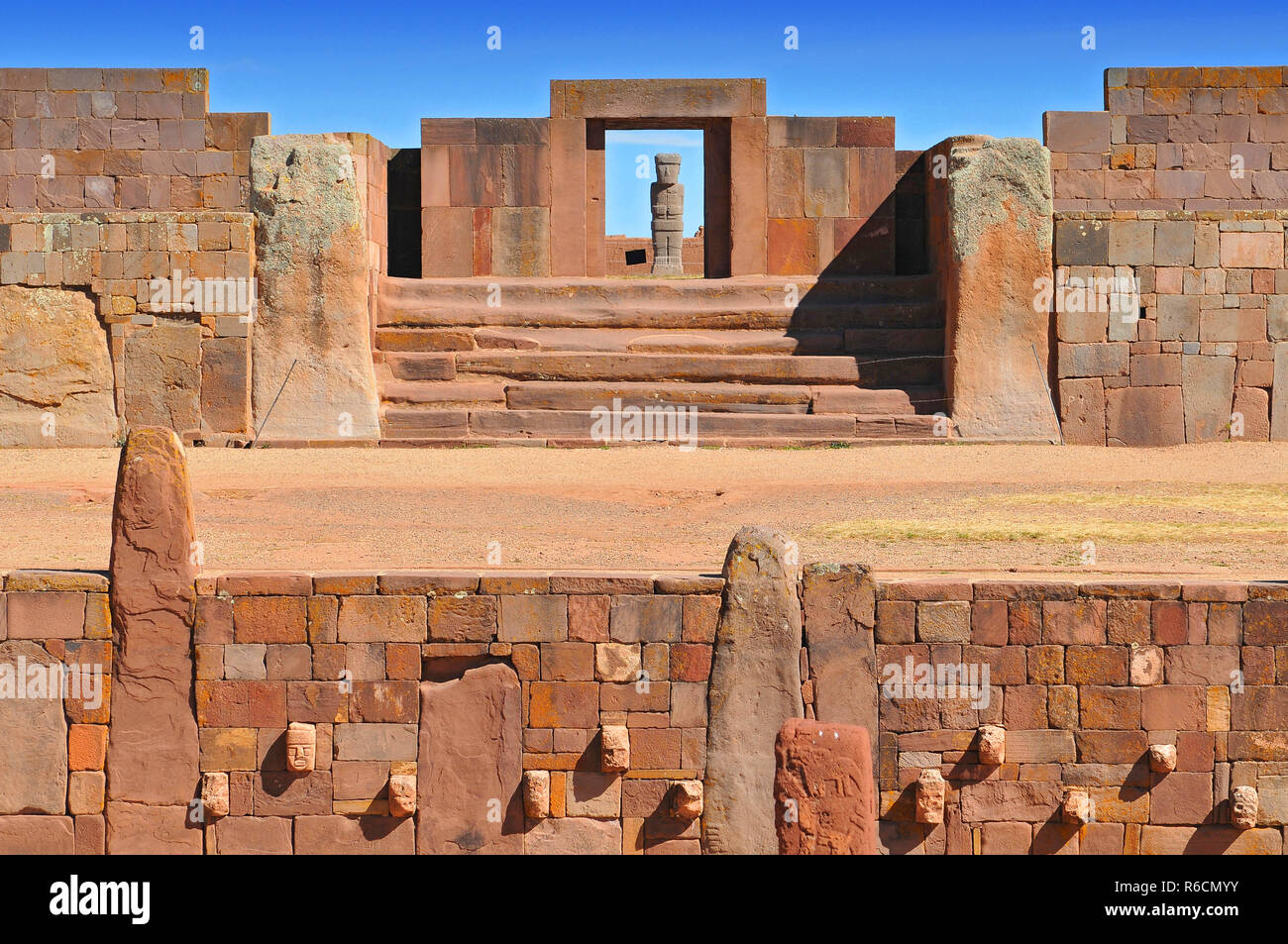Temple Kalasasaya, un important site archéologique précolombien à Tiwanaku, Bolivie Banque D'Images