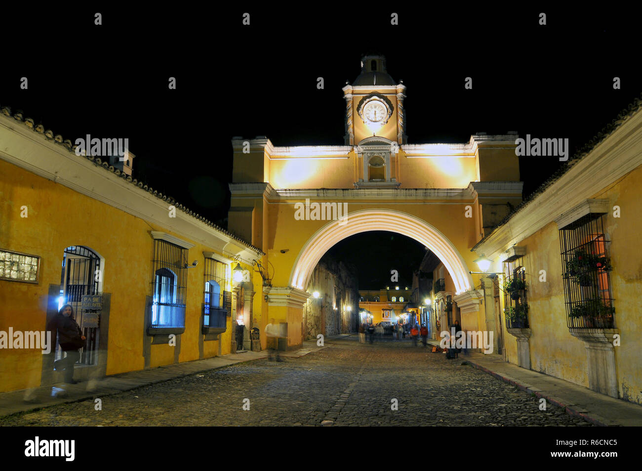 Au Guatemala, Antigua, l'Arc de Santa Catalina de la connexion de deux parties de l'ancien couvent Banque D'Images