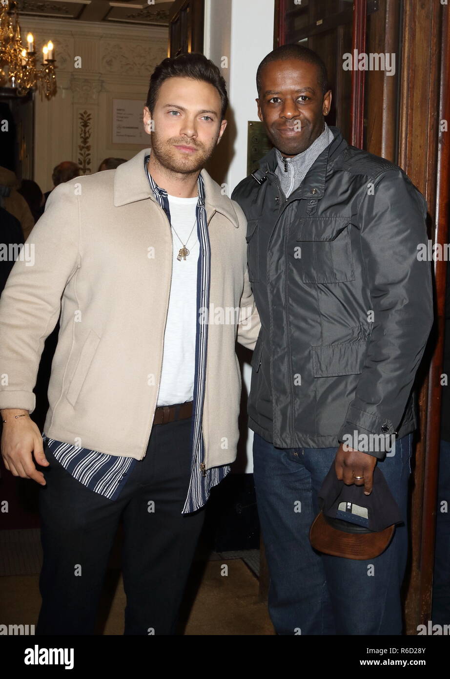 Matt di Angelo et Adrian Lester à la vraie Presse Ouest nuit au Vaudeville Theatre. Banque D'Images