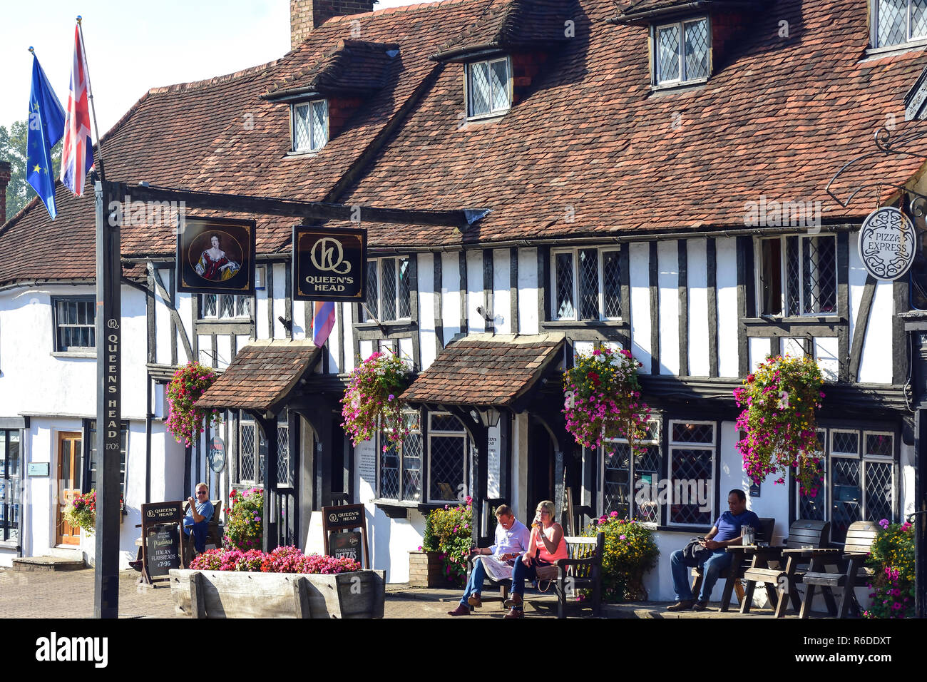 16e siècle Queens Head Inn, High Street, Bloomsbury, London Borough de Harrow, Greater London, Angleterre, Royaume-Uni Banque D'Images