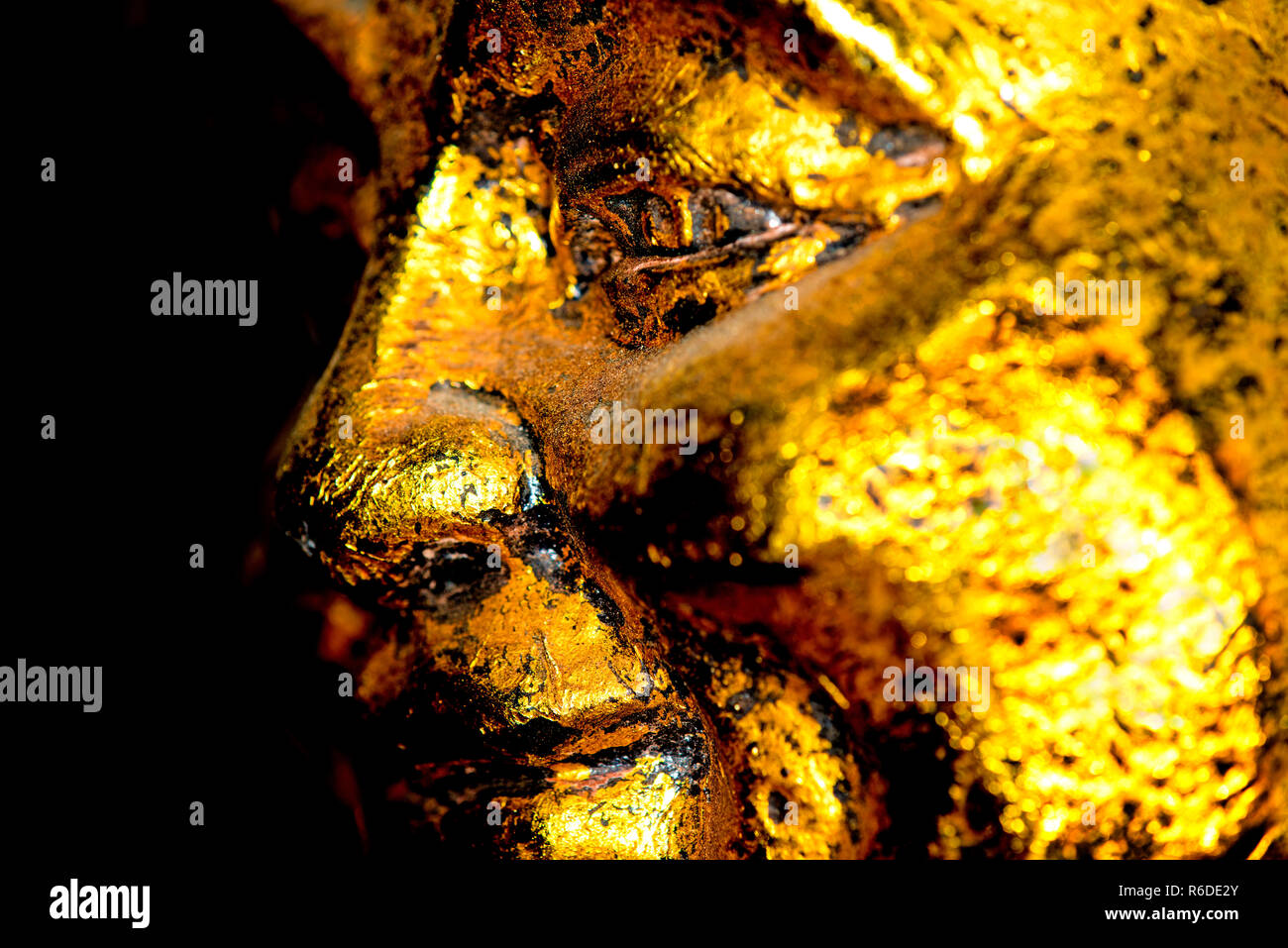 Old Golden Buddha Figure Banque D'Images
