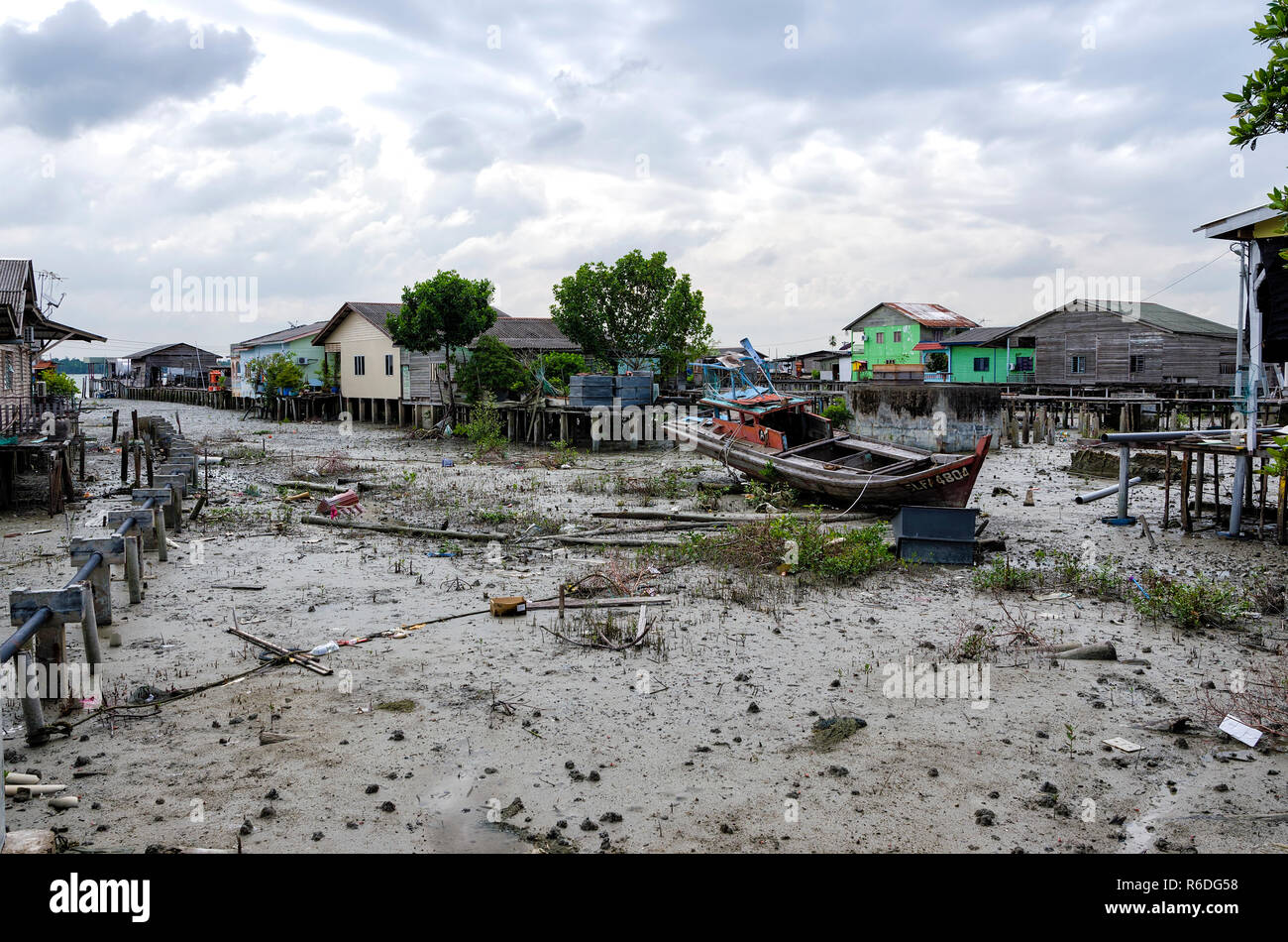 Un authentique village de pêcheurs chinois à Kampung Bagan Sungai Lima, la Malaisie - Kampung Bagan Sungai Lima est situé sur la rivière cinquième de la vi Banque D'Images