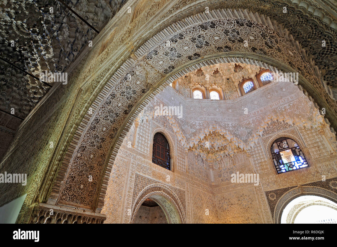 Les arcades en pierre sculpté dans l'Alhambra Granada Granada Province Espagne Europe Banque D'Images