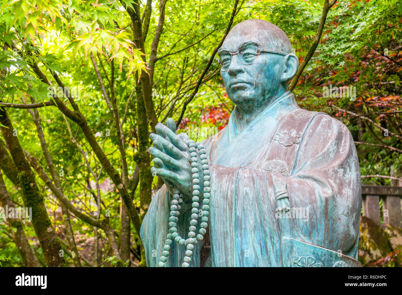 Une statue de moine en Daishoin Temple Miyajima, cho, préfecture de Hiroshima, Japon Banque D'Images