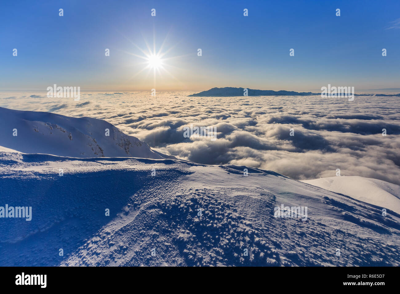 Paysage de montagne en hiver Banque D'Images