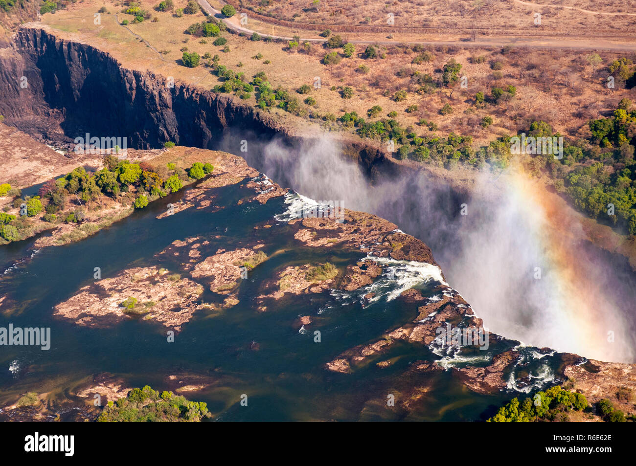 Chute Rideau Les chutes Victoria, le plus grand rideau d'eau dans le monde les ...