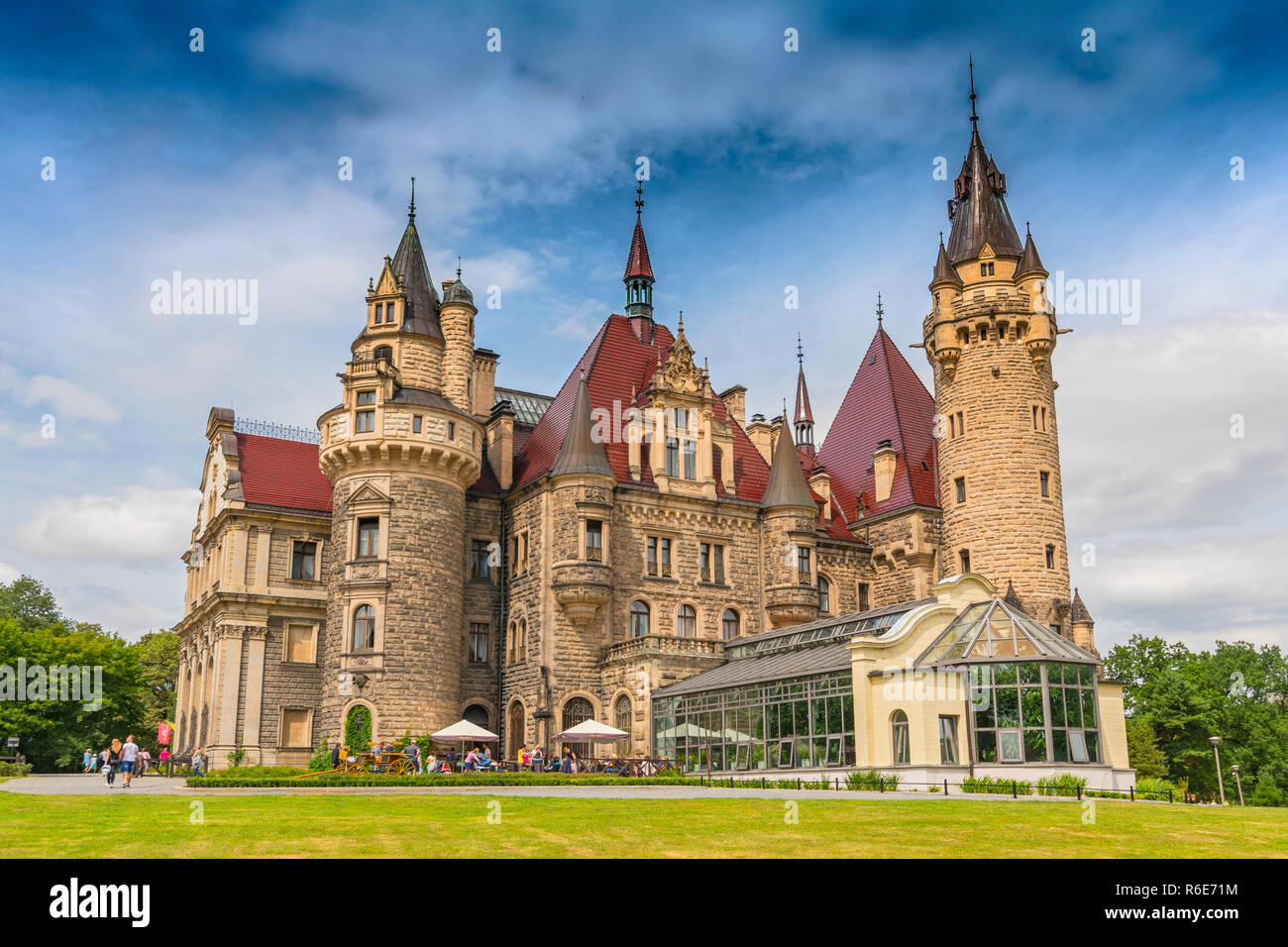 Château fabuleux à Moszna, près de Opole, Silésie, Pologne Banque D'Images