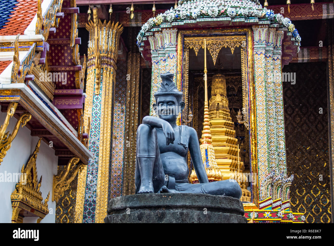 Temple bouddhiste richement décorées Banque D'Images