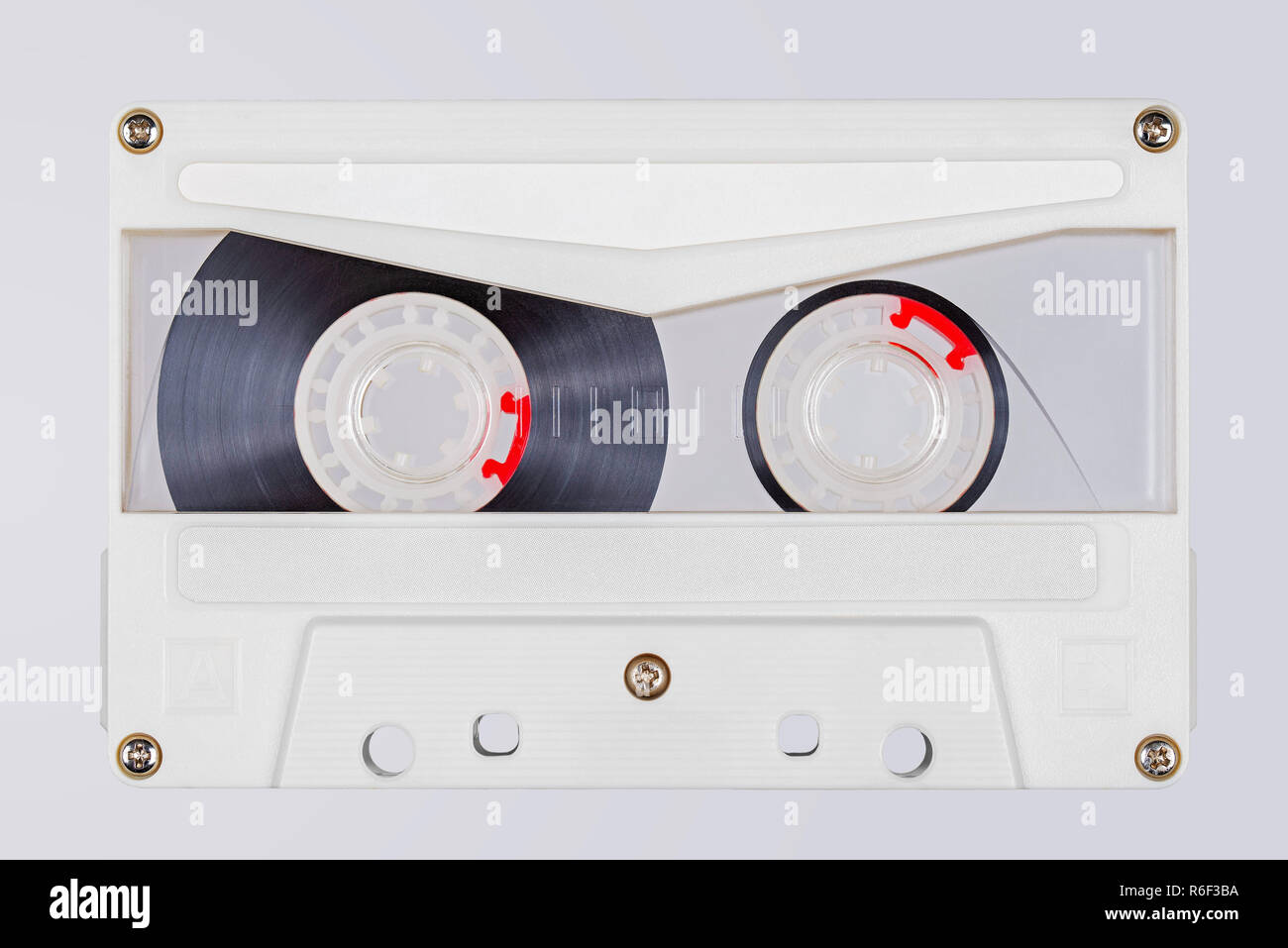 Retro blanc transparent ruban audio isolé sur fond blanc Banque D'Images