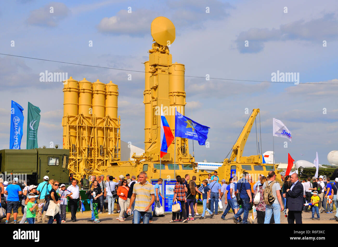 Moscou, Russie - 19 août 2015 : système antimissile balistique S-300VM 'Antey-2500' SA-23 géant Gladiateur présentées lors du 12e International MAKS-2015 Avia Banque D'Images