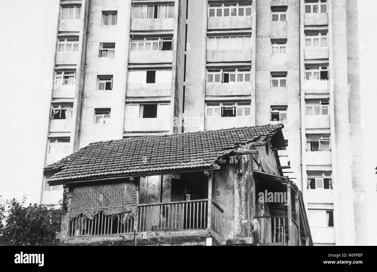 Riche et pauvre maisons anciennes et nouvelles Bombay, Mumbai, Maharashtra, Inde, ancienne image de 1900s Banque D'Images