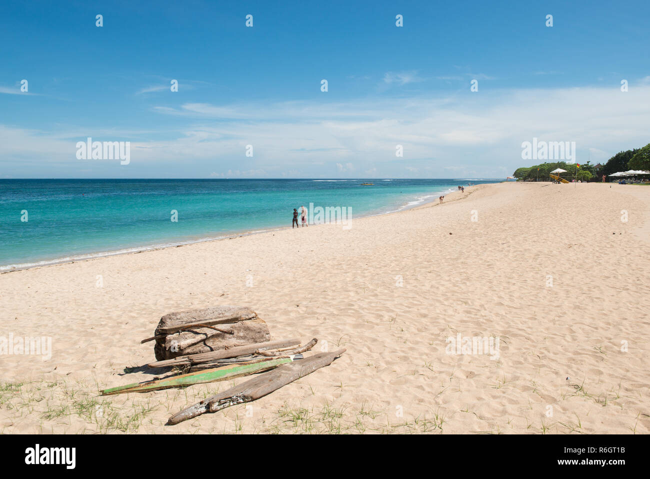 Les touristes profiter d'un Bali à Nusa Dua Beach. Bali est une destination touristique populaire en particulier pour les gens de l'Australie. Banque D'Images