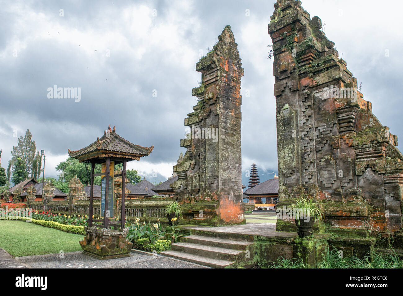 Temple Hindou historique Pura Ulun Danu Bratan à Bali, Indonésie Banque D'Images