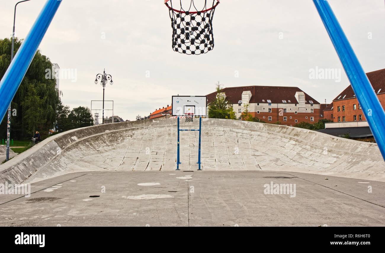 Basket-ball, parc public Superkilen, Nørrebro, Copenhague, Danemark,  Scandinavie Photo Stock - Alamy
