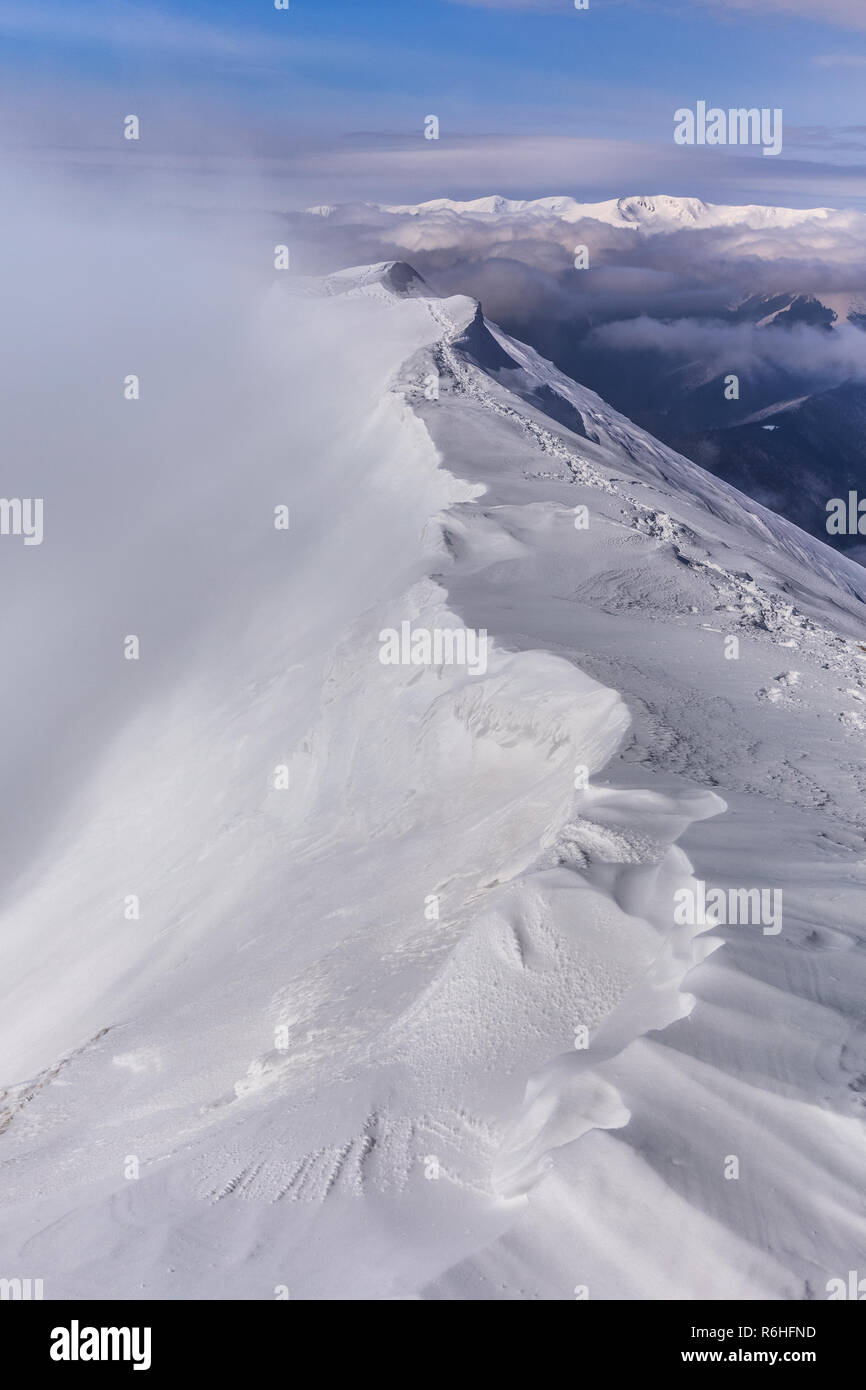 Paysage de montagne en hiver Banque D'Images